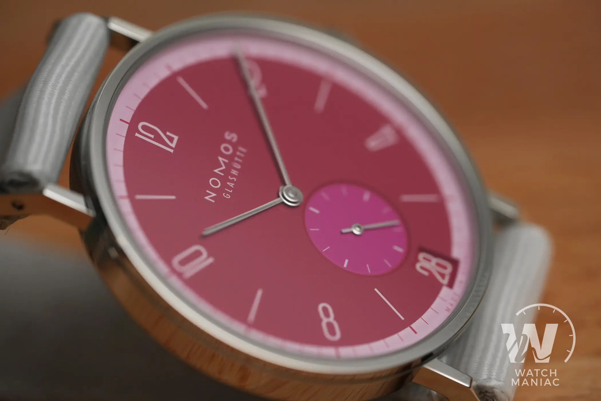 Nomos Tangente Datum Chili